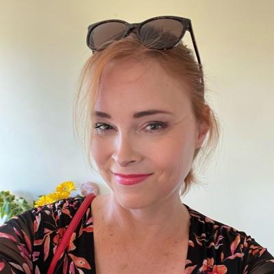 Headshot of Gayle Roberts.